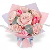 Счастливая весна - букет с розовыми розами и тюльпанами